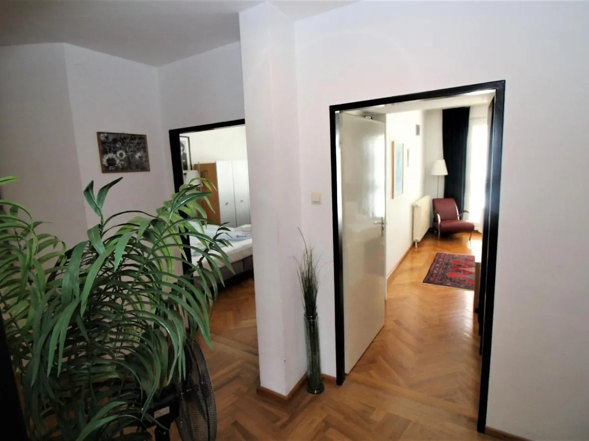 Apartment Opera By Interhome فيينا 0*,  النمسا